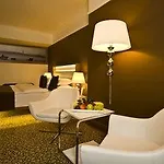 Richmond Hotel 4*